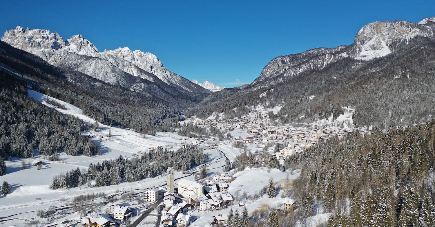 forni-di-sopra-dolomites-winter-panoramica