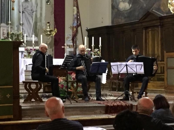 AFDS FORNI DI SOPRA, concerto con tre fisarmonicisti